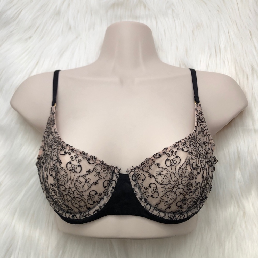 VICTORIA’S SECRET Very Sexy Unlined Demi Bra, Size 32D